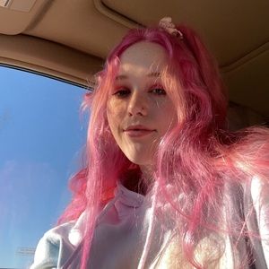 Meet your Posher, Claire